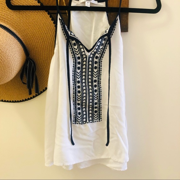 Embroidered flowy boho top - Picture 1 of 4